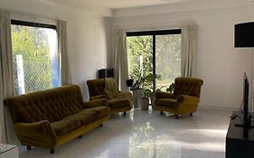 Casa amplia y moderna